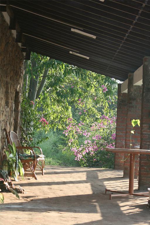 Hôtel Lakeside Dindigul Extérieur photo